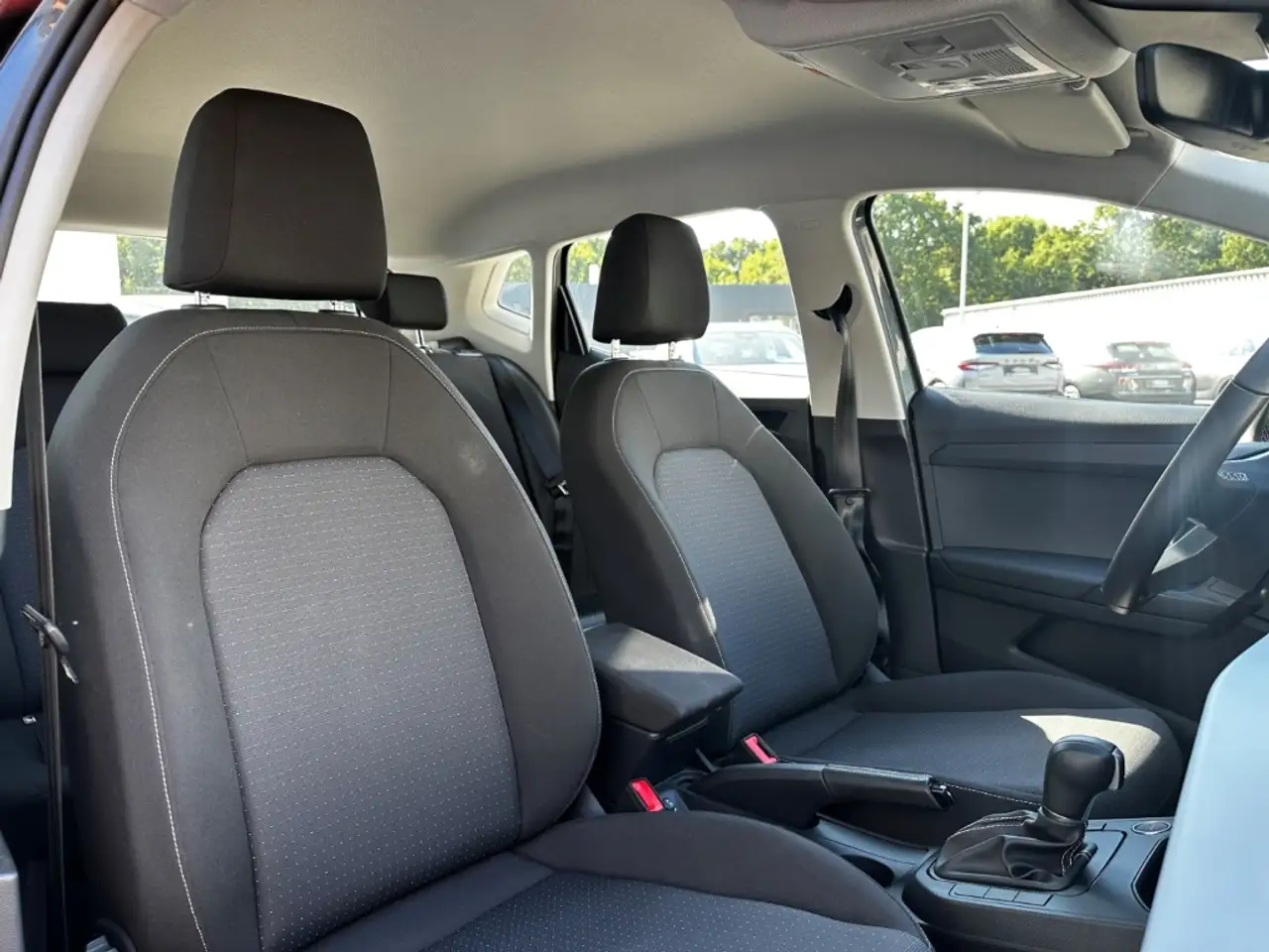 SEAT Ibiza 1.0 TSI DSG Style Edition GJR ACC Shz FullLink LED — Vehicle gallery 6