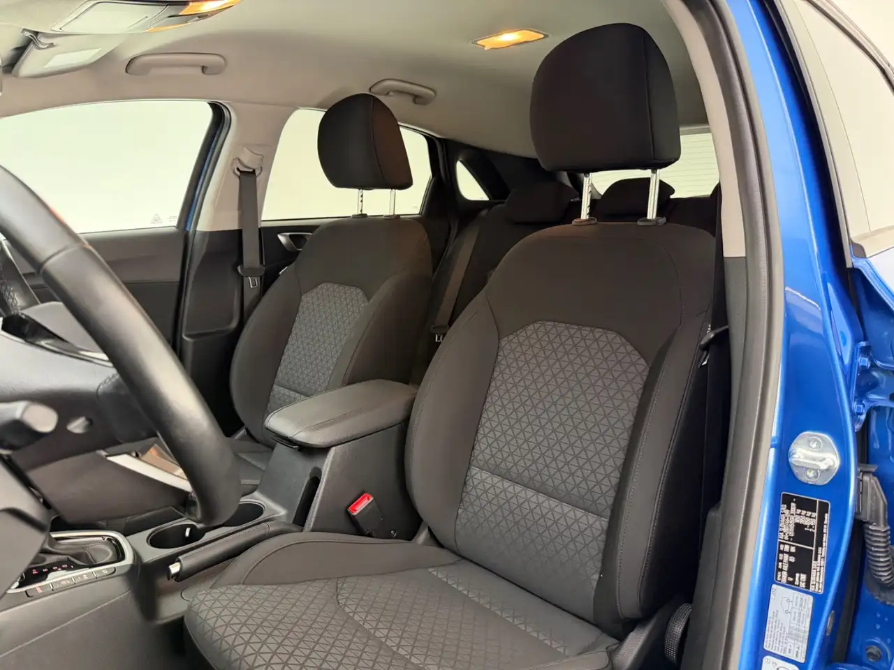 Kia Ceed / cee'd Ceed 1.5 T-GDI DCT*SPIRIT*LED-AHK-JBL-APPLE-ACC — Vehicle gallery 24