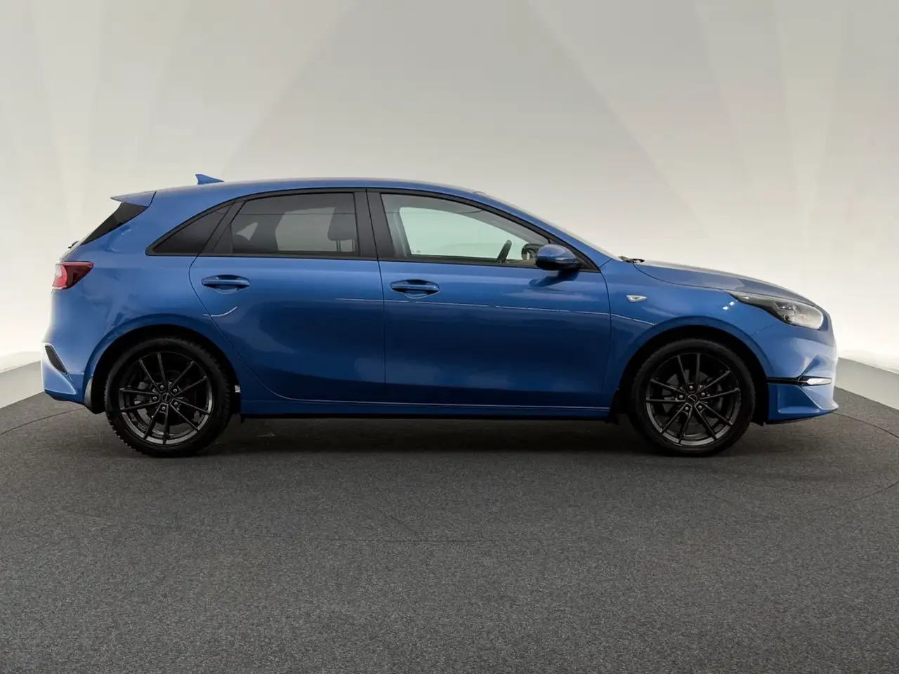 Kia Ceed / cee'd Ceed 1.5 T-GDI DCT*SPIRIT*LED-AHK-JBL-APPLE-ACC — Vehicle gallery 8