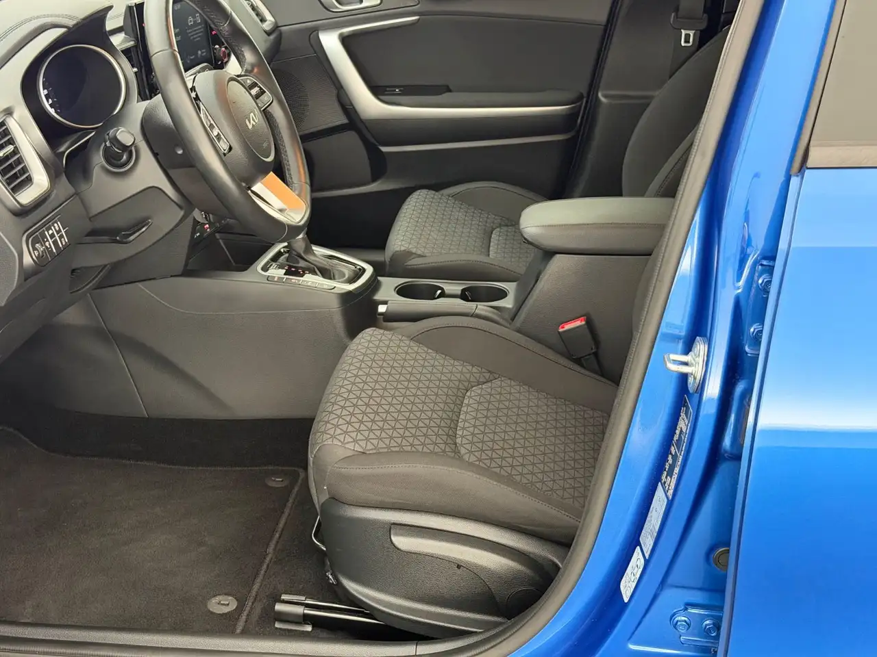 Kia Ceed / cee'd Ceed 1.5 T-GDI DCT*SPIRIT*LED-AHK-JBL-APPLE-ACC — Vehicle gallery 23