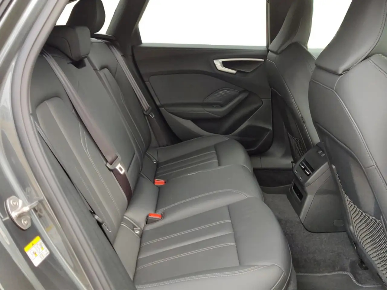 Audi A5 Avant TFSI S-tronic S-Line LED*NAV*SHZ*ACC*PARK... — Galerie du véhicule 22