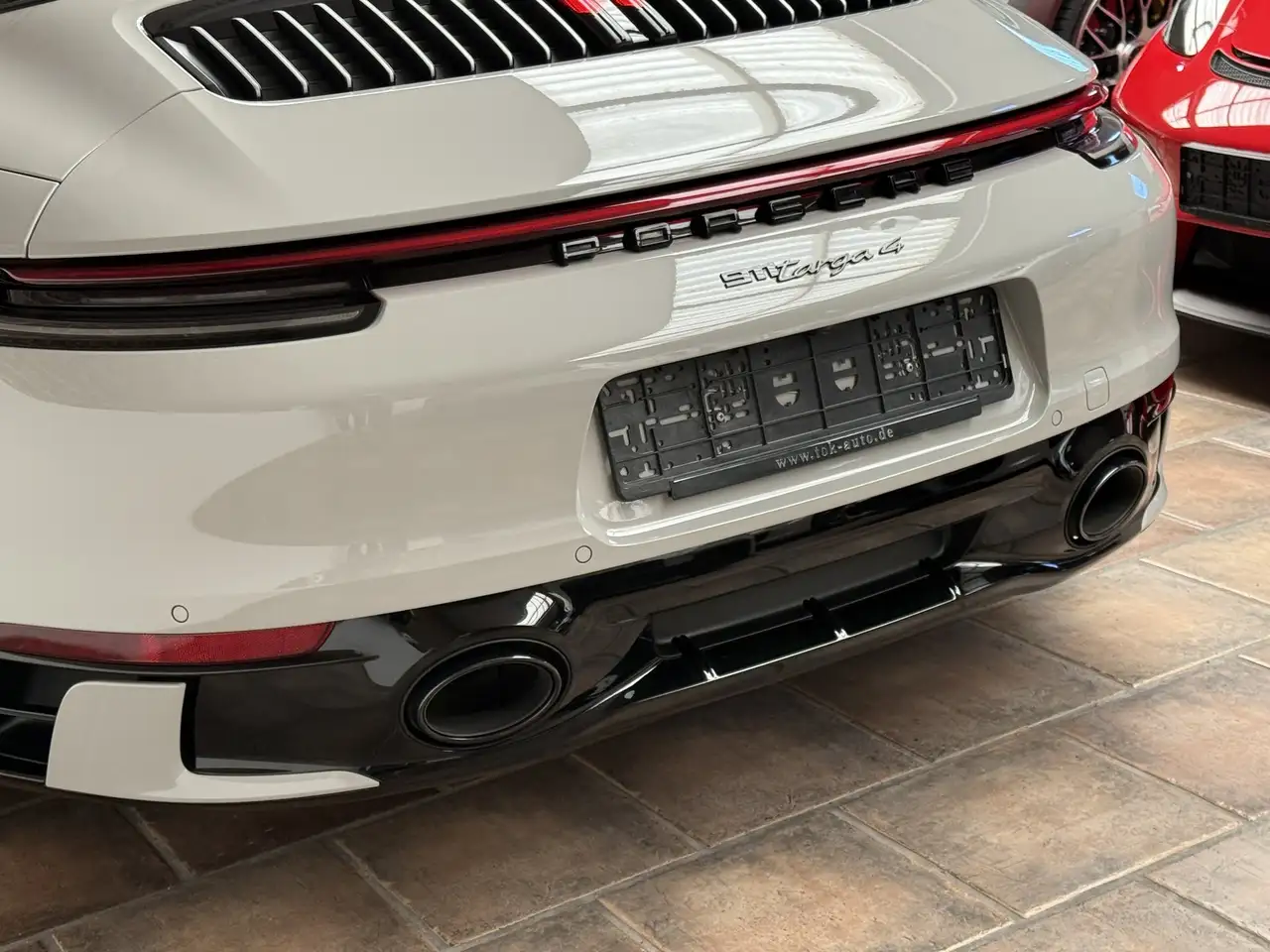 Porsche 992 911 Targa 4 SPORTDESIGN-PAKET-ABGAS*LED*INNODRIVE* — معرض صور السيارة 30