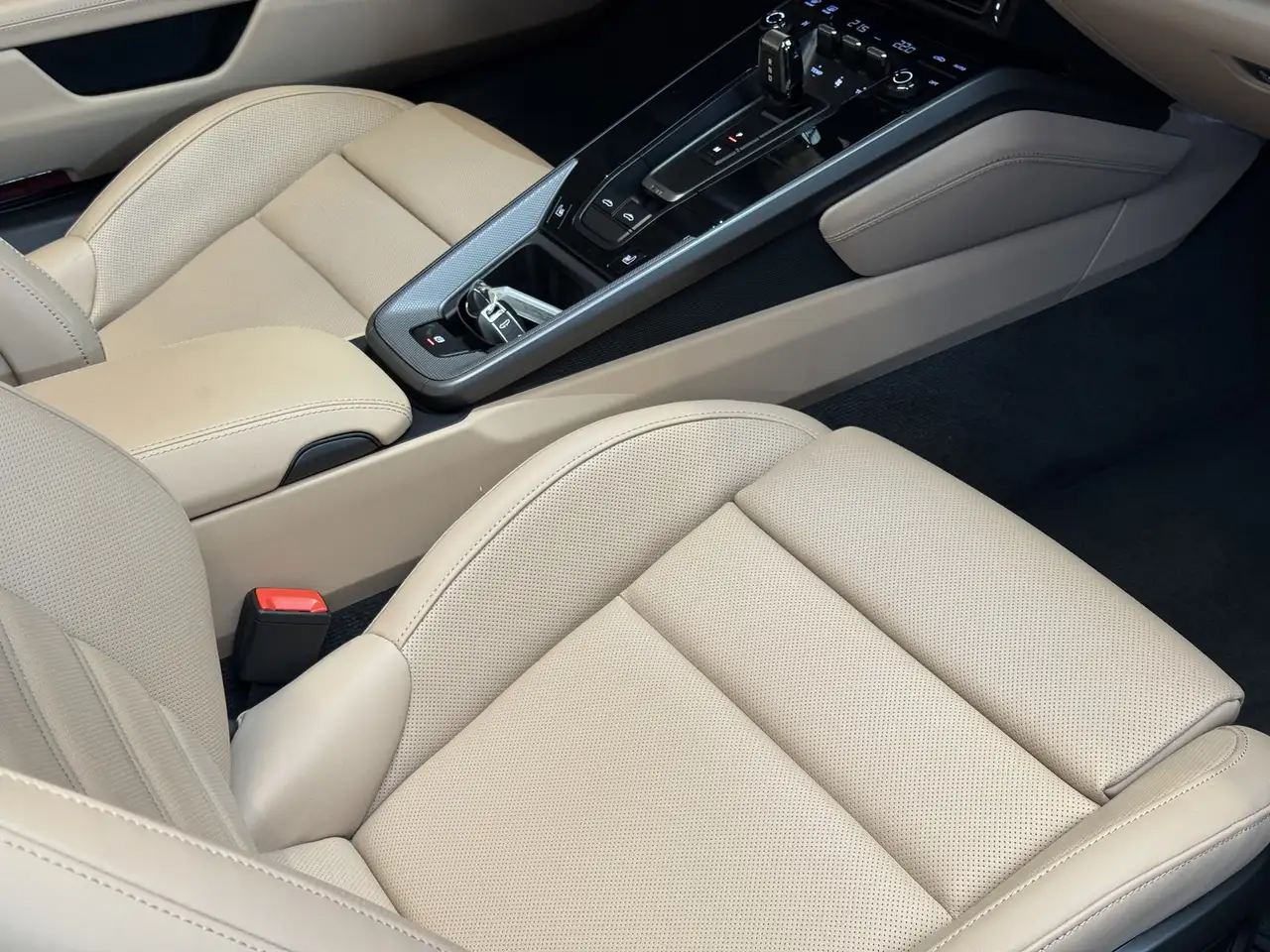 Porsche 992 911 Targa 4 SPORTDESIGN-PAKET-ABGAS*LED*INNODRIVE* — معرض صور السيارة 26