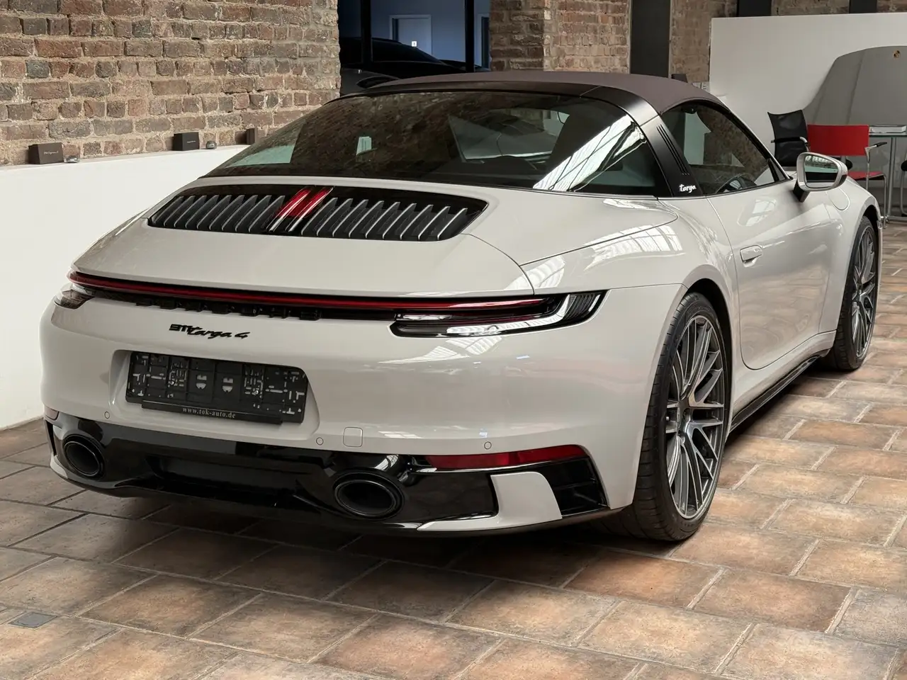 Porsche 992 911 Targa 4 SPORTDESIGN-PAKET-ABGAS*LED*INNODRIVE* — معرض صور السيارة 14