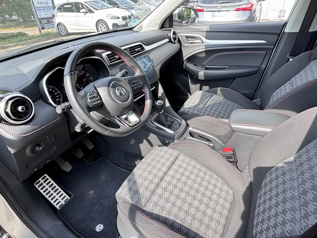 MG ZS 1.5 VTi Comfort*2.HAND-EURO 6-ALU-LED-CARPLAY* — معرض صور السيارة 15
