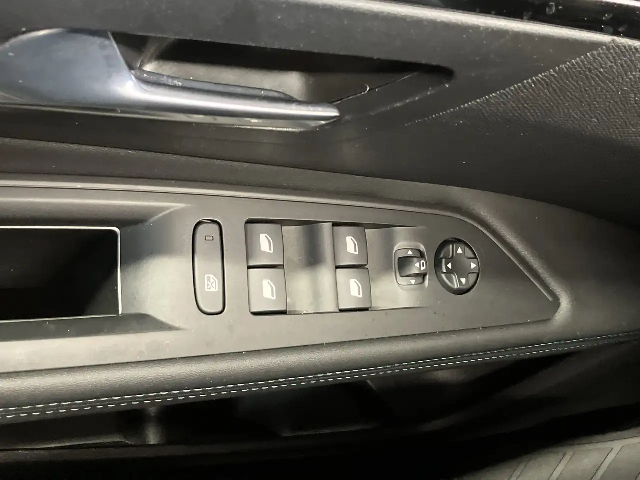 Peugeot 3008 1.2 PureTech 130 Allure Pack ACC*Klima*Navi — Galería del vehículo 14