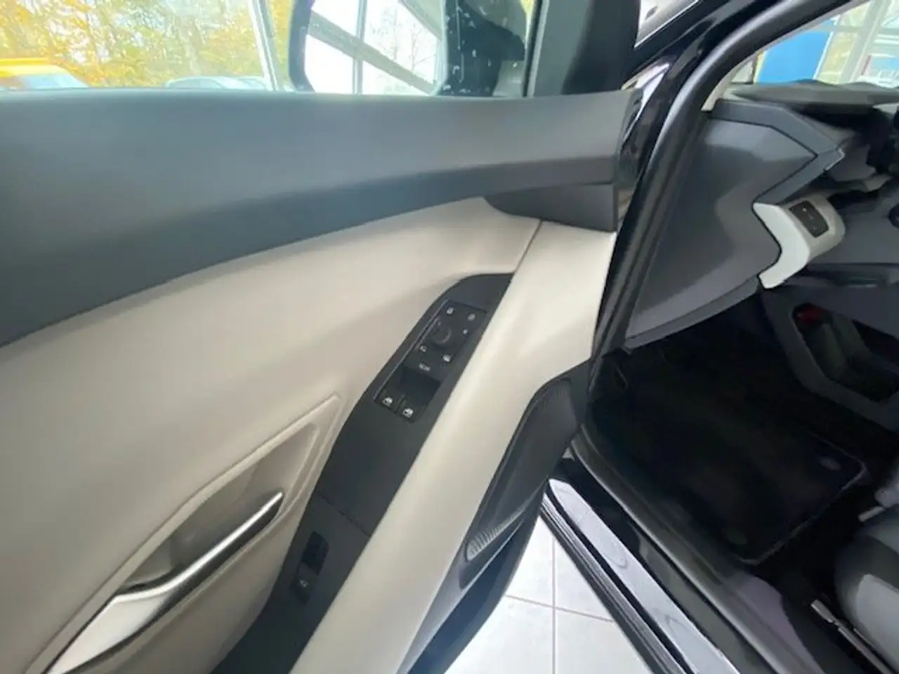 Ford Explorer ★ WIE NEU: 19tkm ★ Ford Explorer Extended Range RWD ★ 286 PS ★ Pano GARANTIE — Vehicle gallery 26