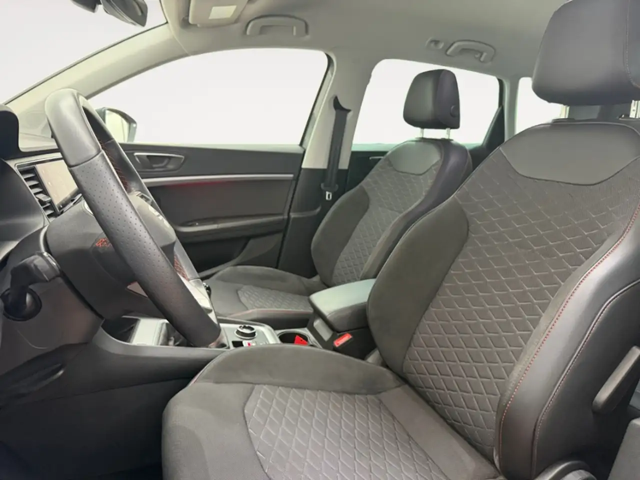 SEAT Ateca FR ALLWETTER NAV LED AHK DIG-DISPLAY KAMERA EL.HEC — معرض صور السيارة 9