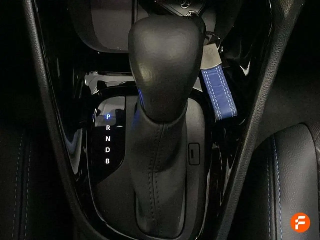 Toyota Yaris 130H 1.5 Premiere Edition — Vehicle gallery 15