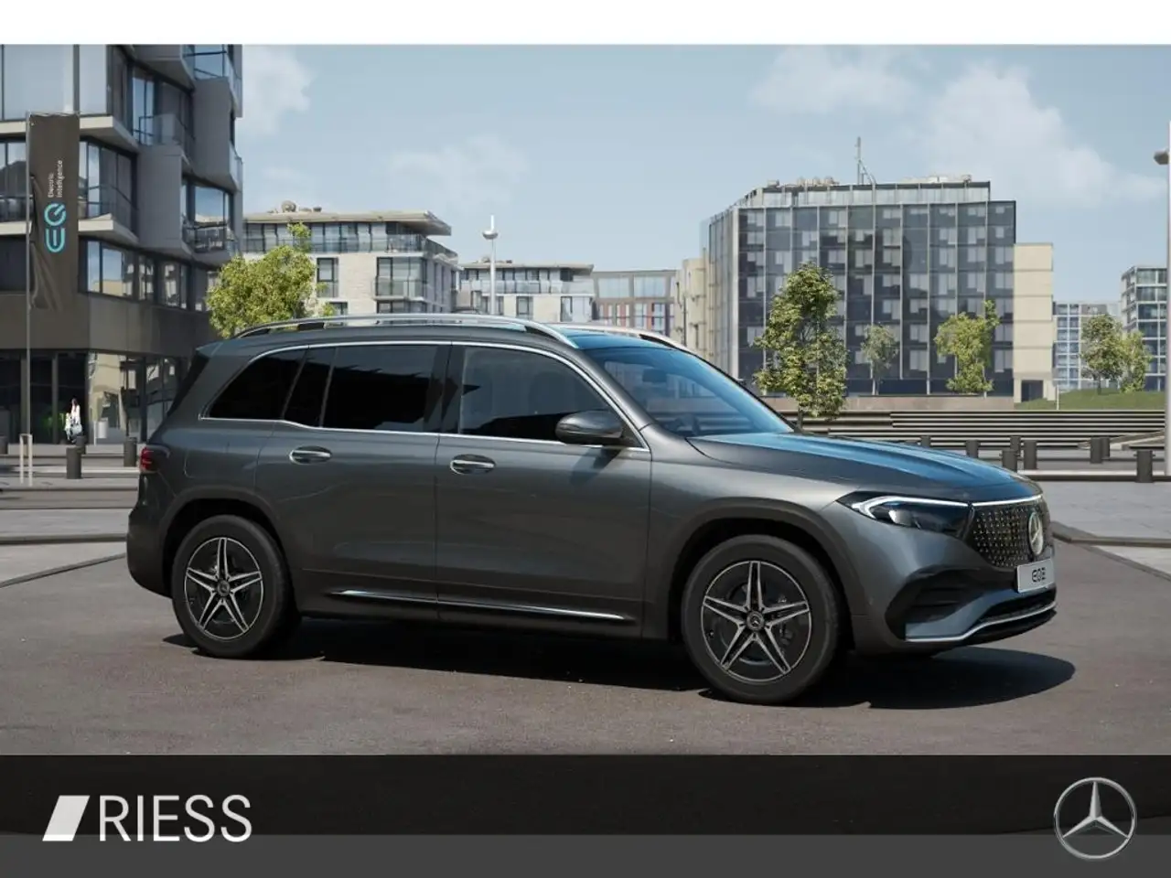 Mercedes-Benz EQB 300 4M AMG Sport Distr Pano Burme 360 HUD 18" — معرض صور السيارة 4