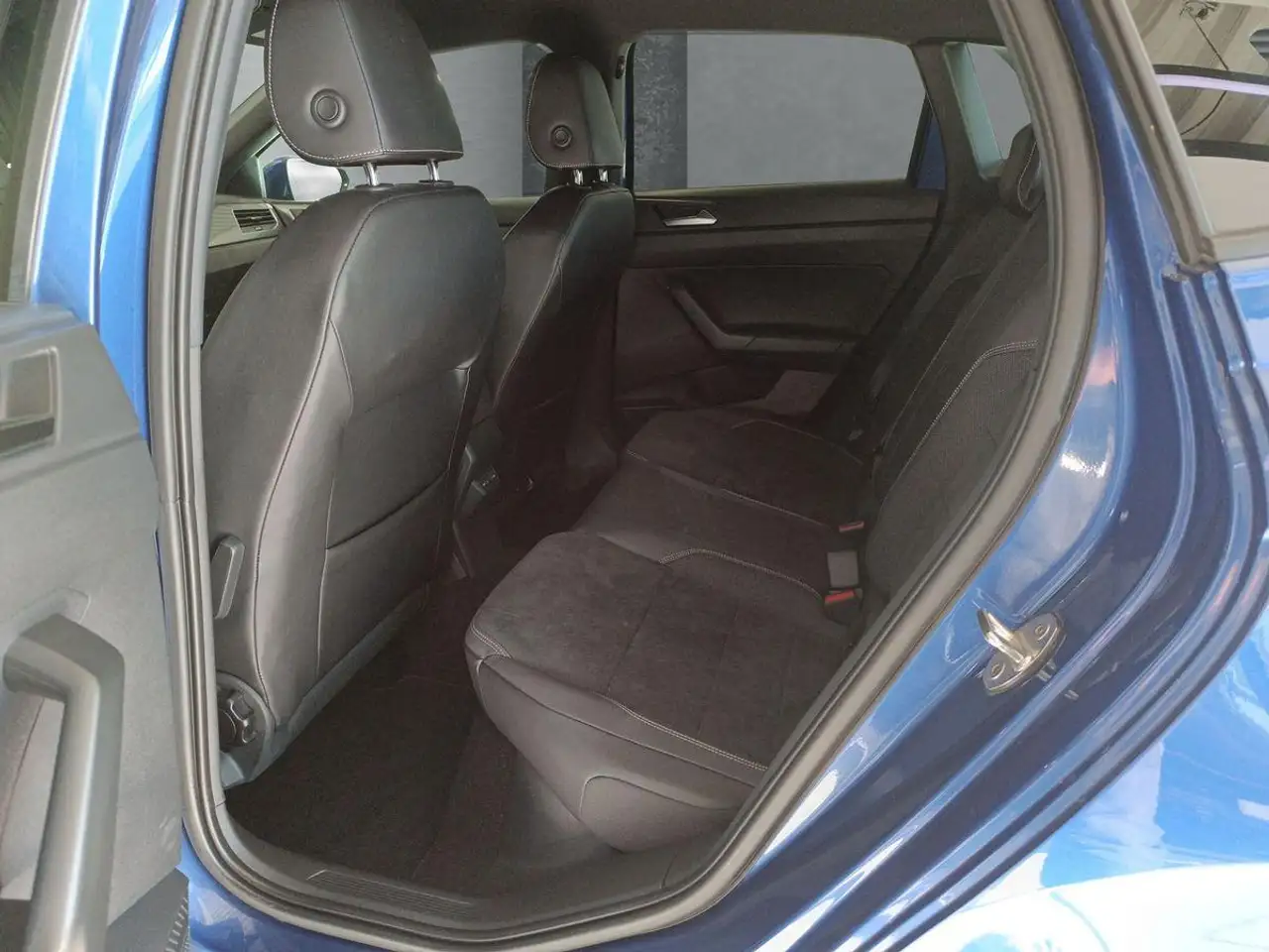 Volkswagen Polo 2.0 TSI "GTI" 207 PS DSG+SHZ+NAVI+IQ.DRIVE — Vehicle gallery 13