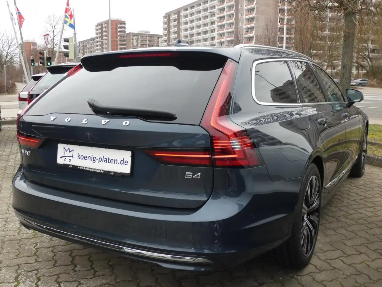 Volvo V90 B4 Benzin Ultimate Bright Klima Rückfahrkamera — Vehicle gallery 4