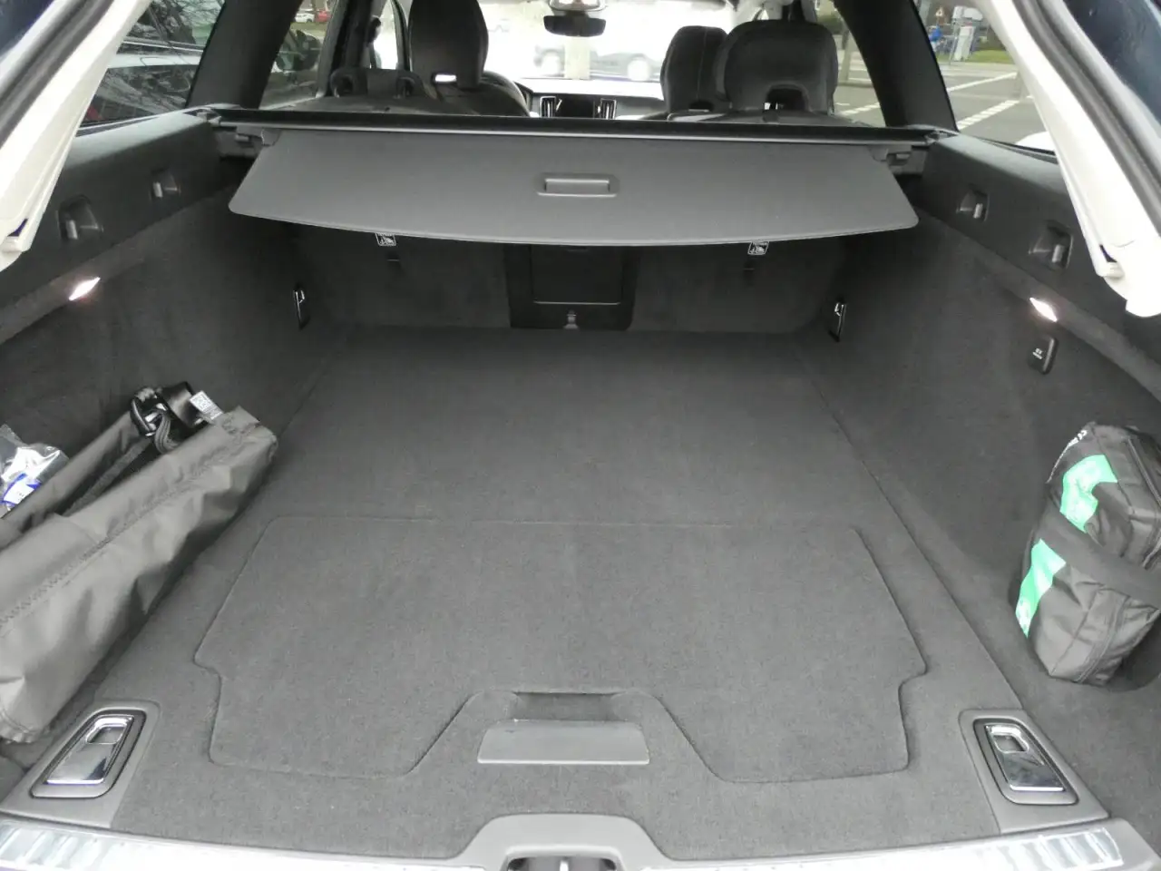 Volvo V90 B4 Benzin Ultimate Bright Klima Rückfahrkamera — Vehicle gallery 10