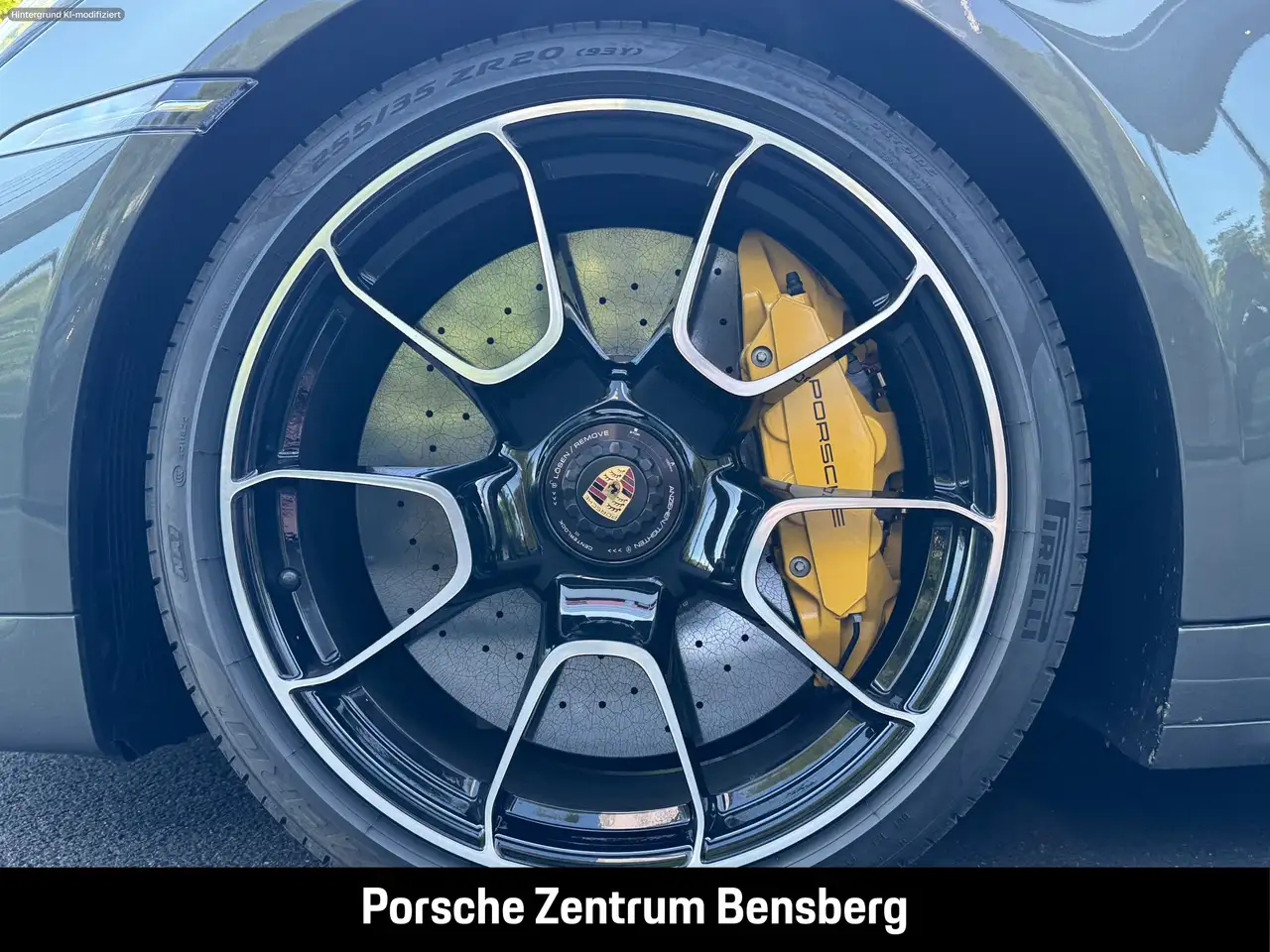 Porsche 992 911 Turbo S Cab. / Lift / nur 1000 KM / UPE 284.90 — Vehicle gallery 19