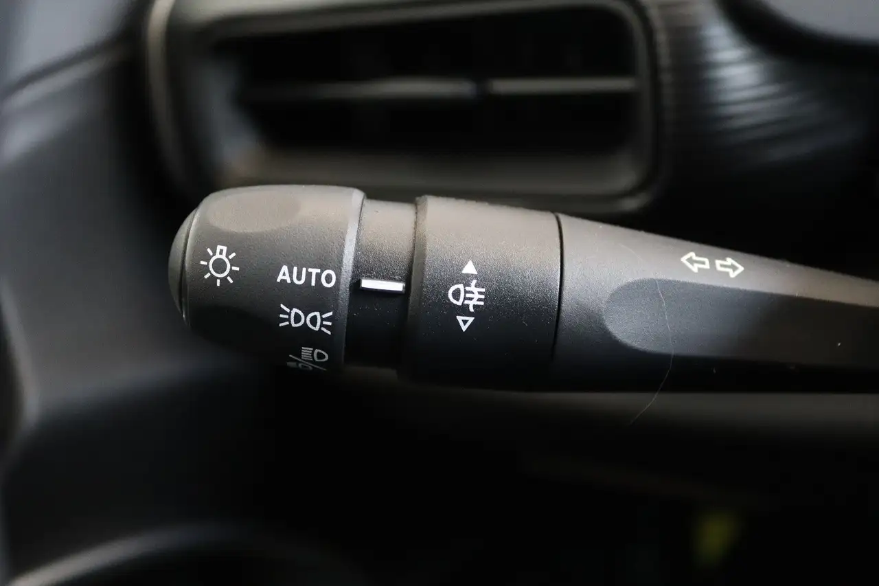 Jeep Avenger Altitude*LED*NAV*RFK*SHZ*JBL*PDC*CarPlay — معرض صور السيارة 28