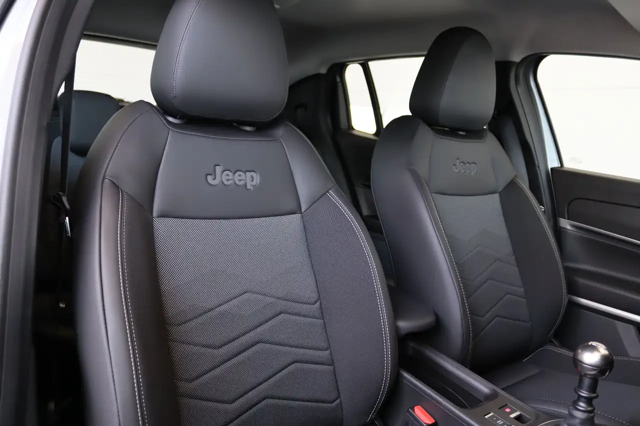 Jeep Avenger Altitude*LED*NAV*RFK*SHZ*JBL*PDC*CarPlay — معرض صور السيارة 9
