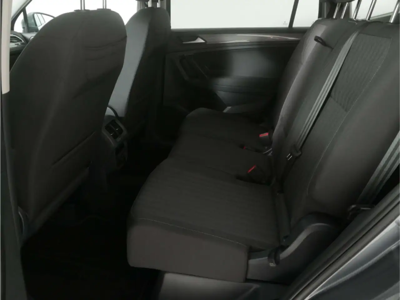 Volkswagen Tiguan Allspace 1.5 TSI Life DSG NAV/LED/AHK — Vehicle gallery 13