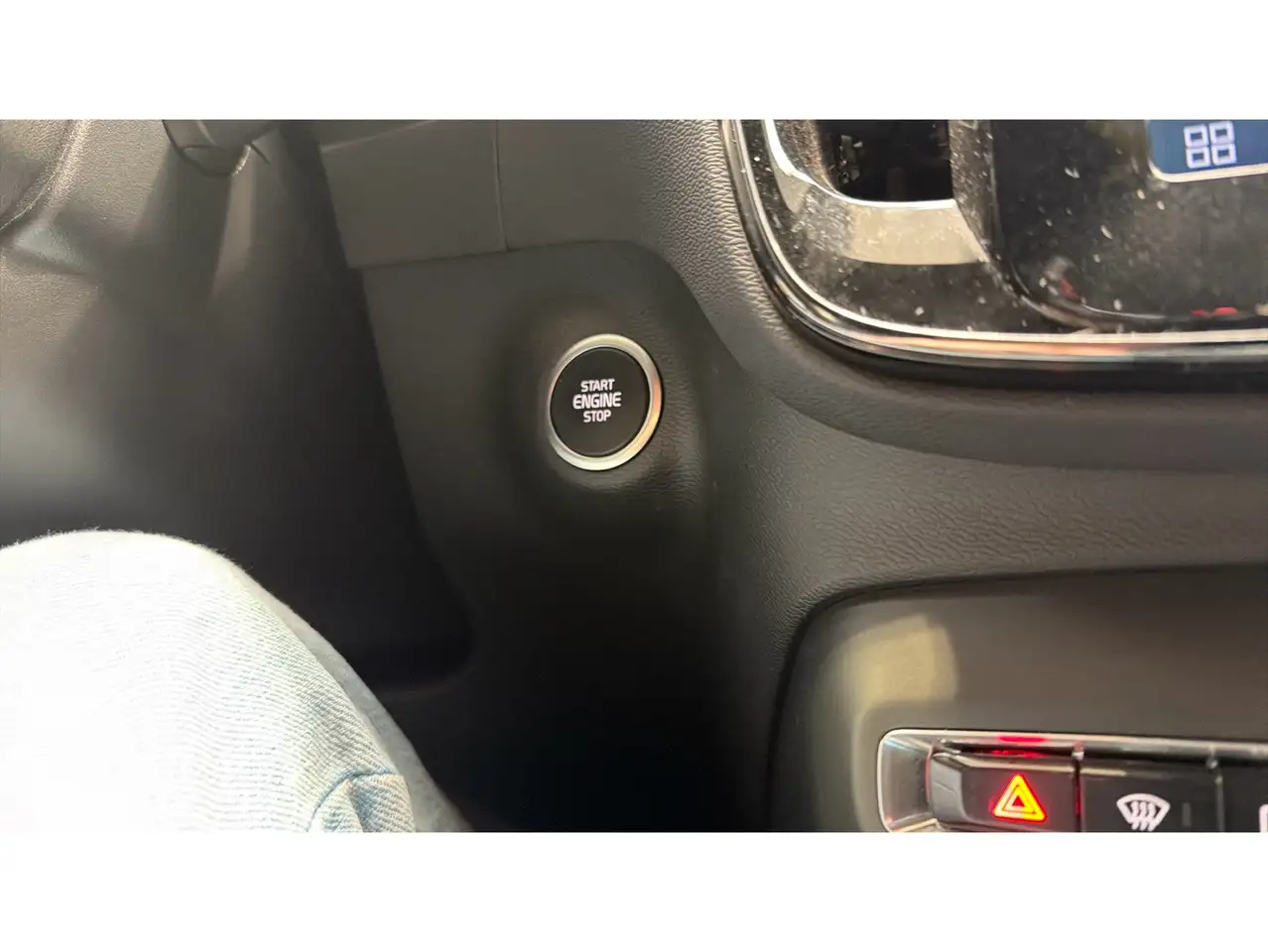 Volvo XC40 B3 Core Aut. — Galería del vehículo 25