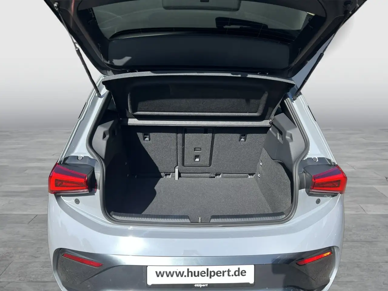 CUPRA Born EDITION DYNAMIC 360CAM ACC LM19 NAVI SITZHZ — Vehicle gallery 14