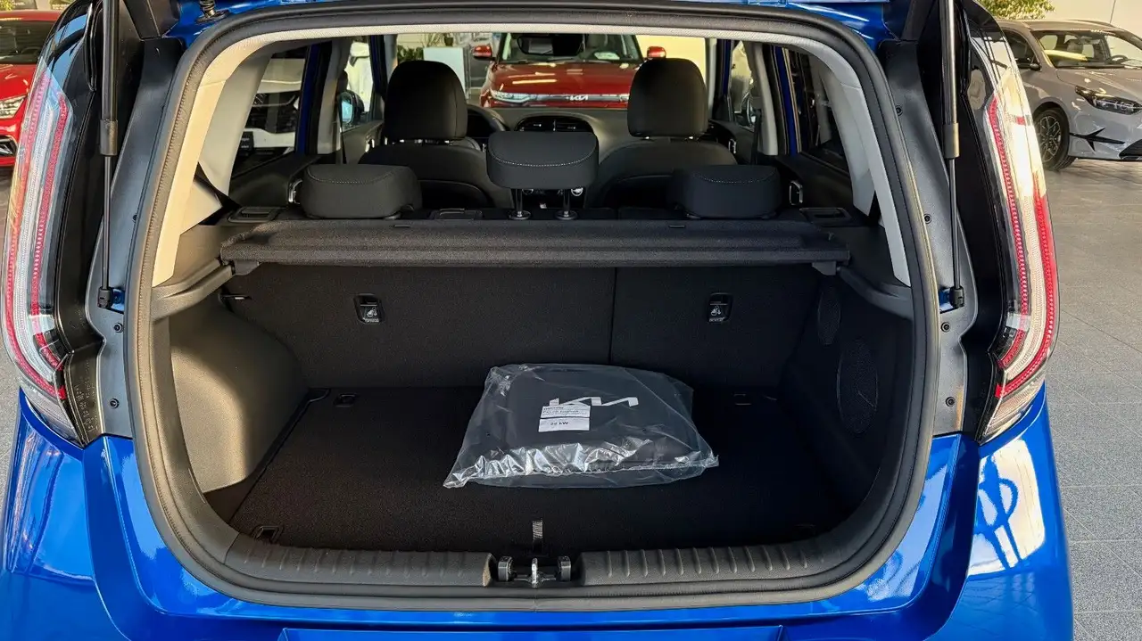Kia Soul e-Soul Inspiration 64 kWh WP, Glasdach — Vehicle gallery 11