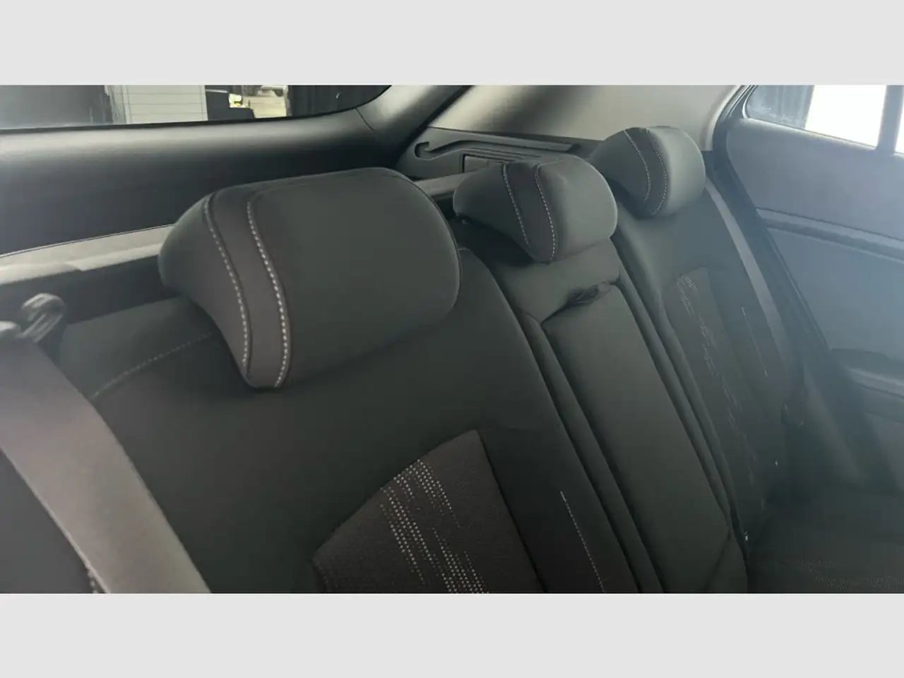 Kia Sportage 1.6 CRDi MHEV Drive 4x2 136 — Vehicle gallery 32