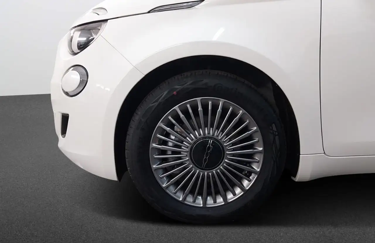 Fiat 500e 42 kwh — Galerie du véhicule 21