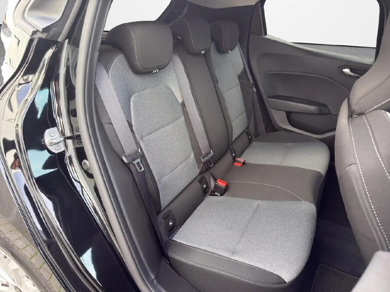 Renault Clio Evolution TCe90/Look+Infotainment Paket — Vehicle gallery 13