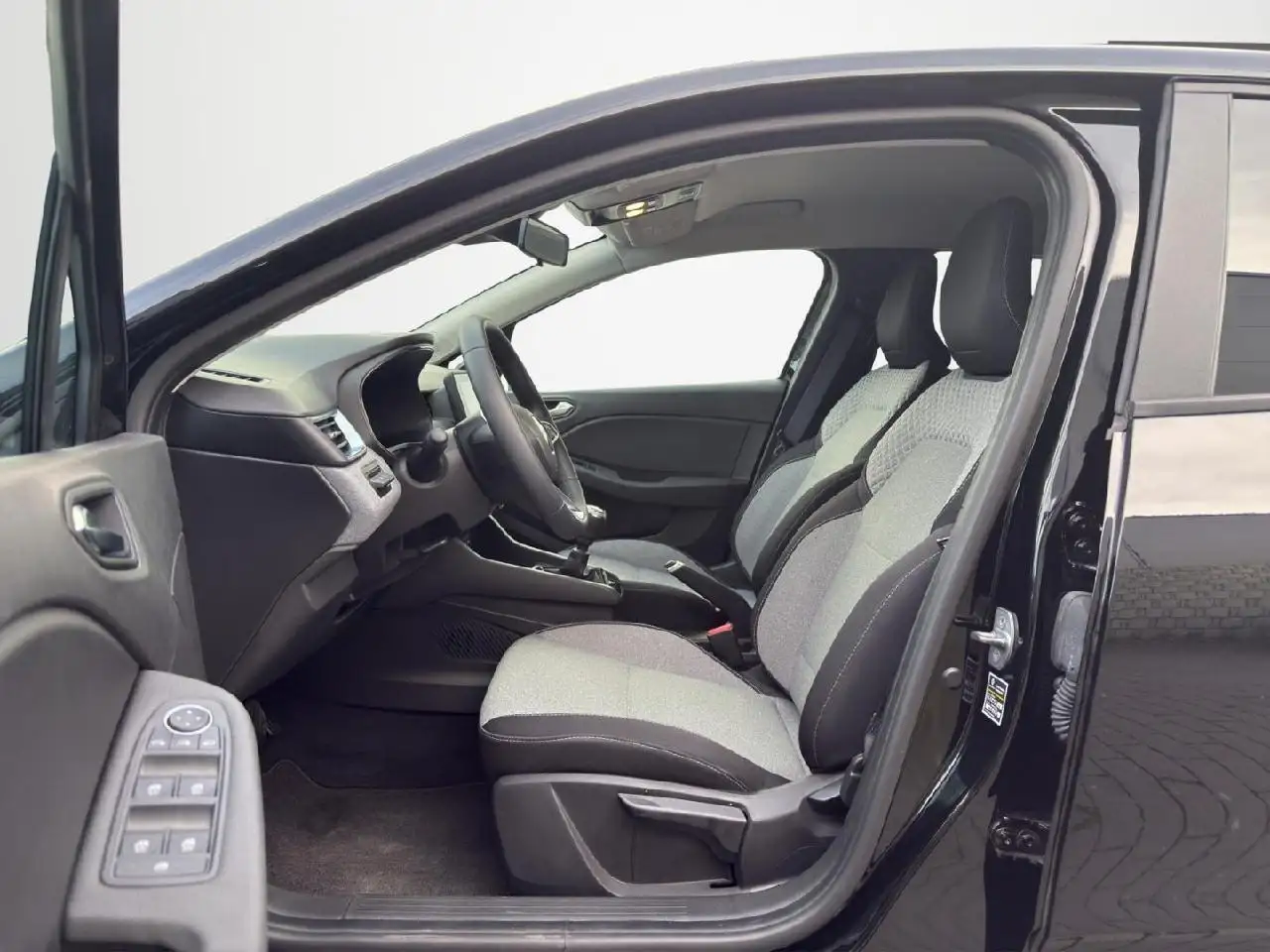 Renault Clio Evolution TCe90/Look+Infotainment Paket — Vehicle gallery 8