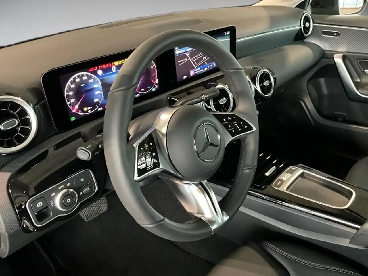Mercedes-Benz A 200 Progressive AHK AUT Fernlichtass. Kam. LED — معرض صور السيارة 9