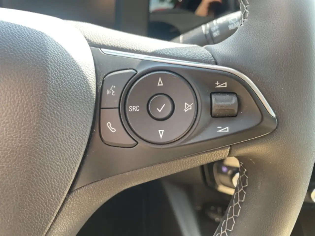Opel Mokka Elegance 1.2 Turbo LED - Rückfahrkamera - Apple Ca — Vehicle gallery 25