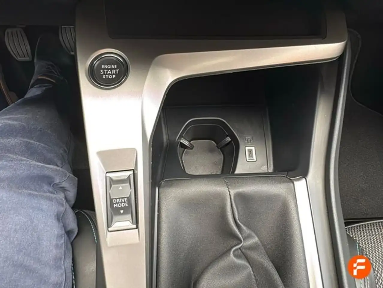 Peugeot 308 1.2 PureTech S&S Allure 130 — Galerie du véhicule 17