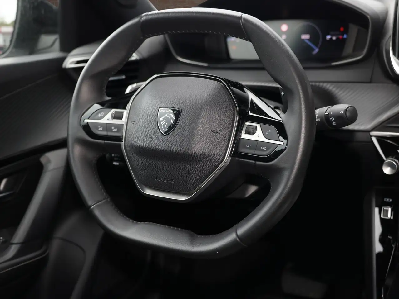 Peugeot 2008 Allure — Vehicle gallery 15