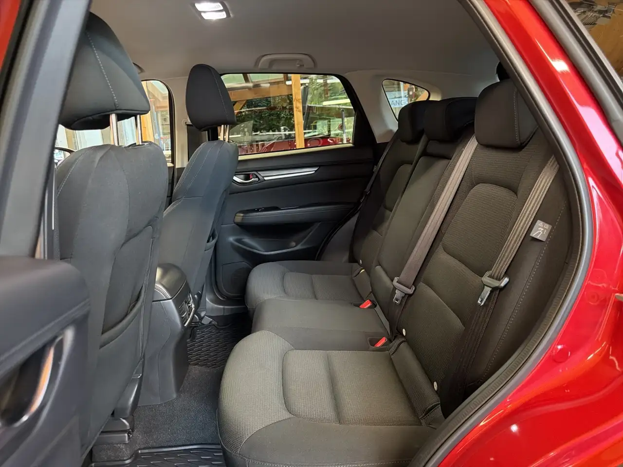 Mazda CX-5 EXCLUSIVE-LINE 2.5L e-SKYACTIV G 194ps 6AT AWD Anh — Galerie du véhicule 8