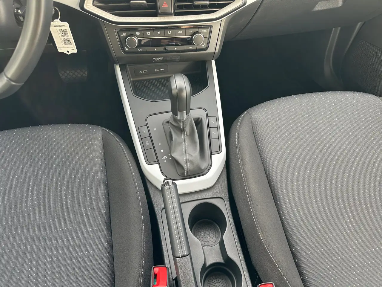 SEAT Arona 1.0TSI DSG Style Edition LED CAM AHK ACC — Galerie du véhicule 8