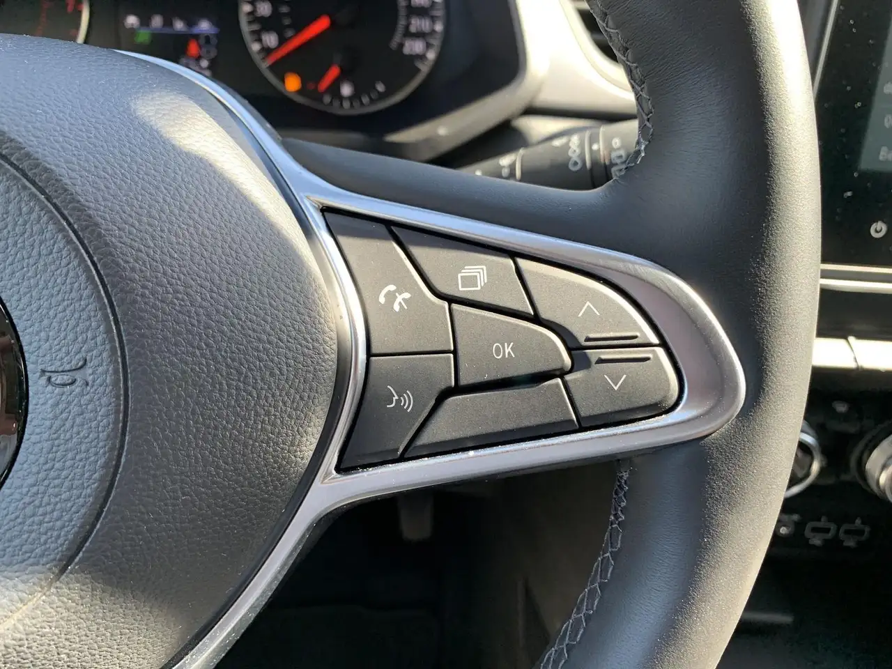 Mitsubishi ASX 1.3T Plus AHK+Kamera+Klimaaut+Sitzh — Galería del vehículo 18
