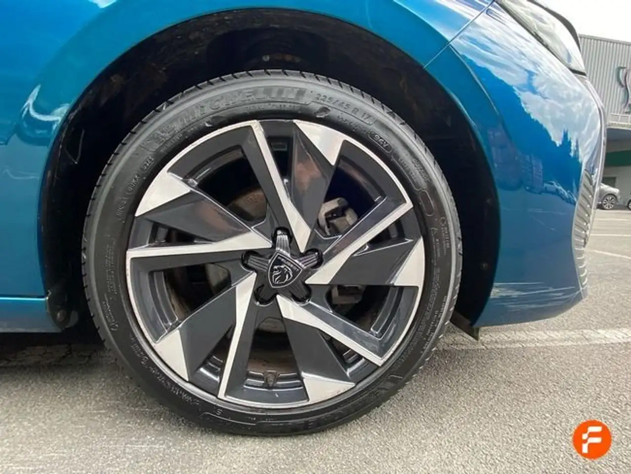 Peugeot 308 1.2 PureTech S&S Allure 130 — Vehicle gallery 28