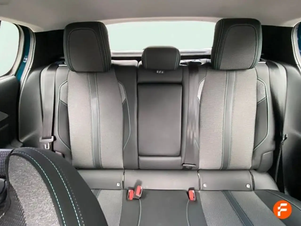 Peugeot 308 1.2 PureTech S&S Allure 130 — Vehicle gallery 26