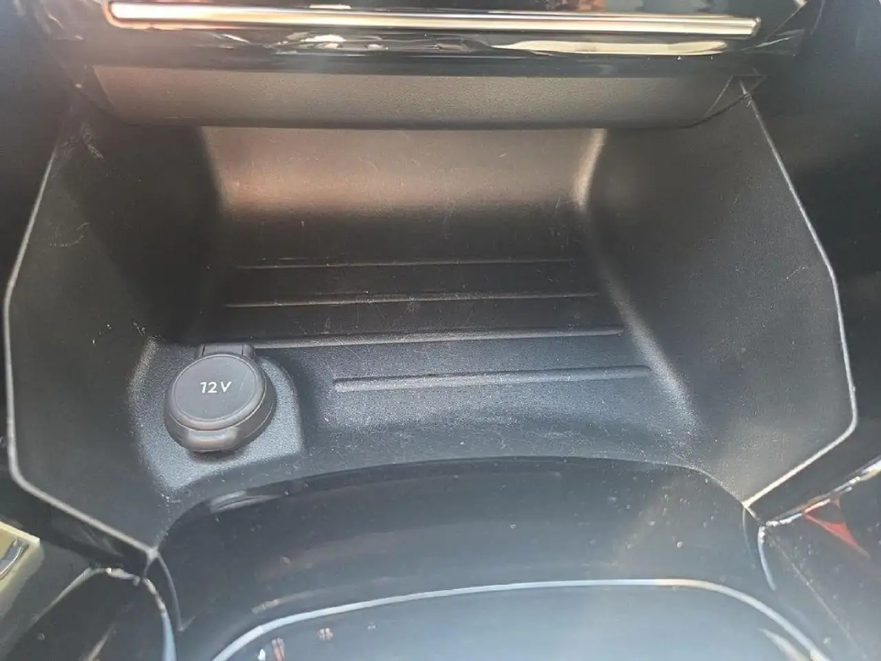 Peugeot 2008 Allure *NAVI*KAMERA*SITZHEIZUNG* — Vehicle gallery 14