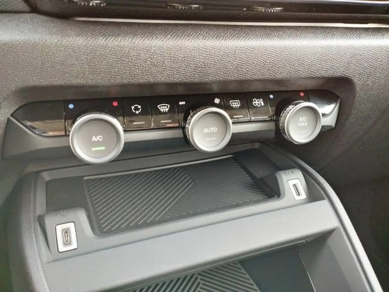 Citroen C4 1.2 PureTech Plus S&S 130 — Galería del vehículo 20