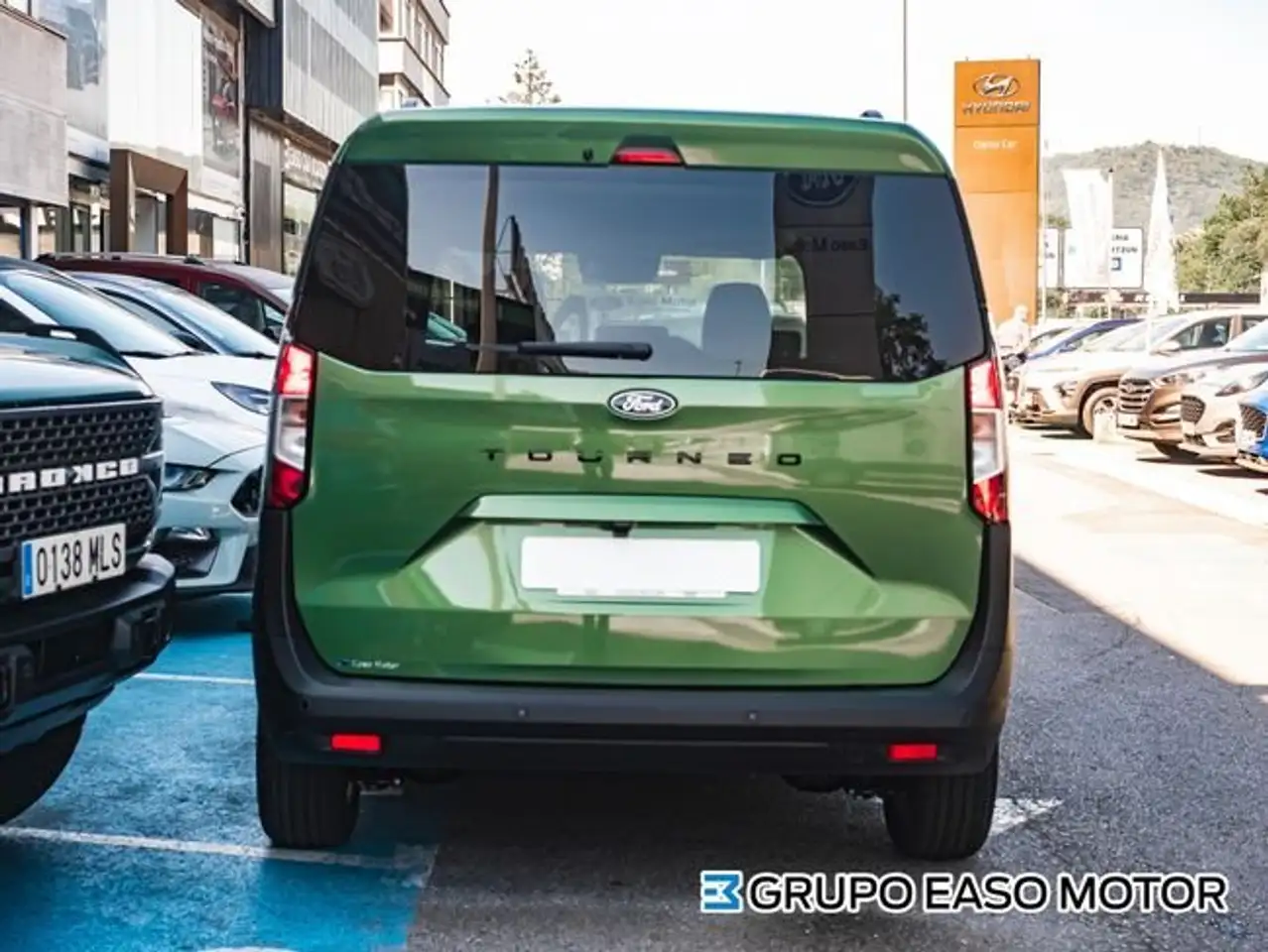 Ford Tourneo Courier 1.0 Ecoboost Titanium Aut. — Vehicle gallery 11