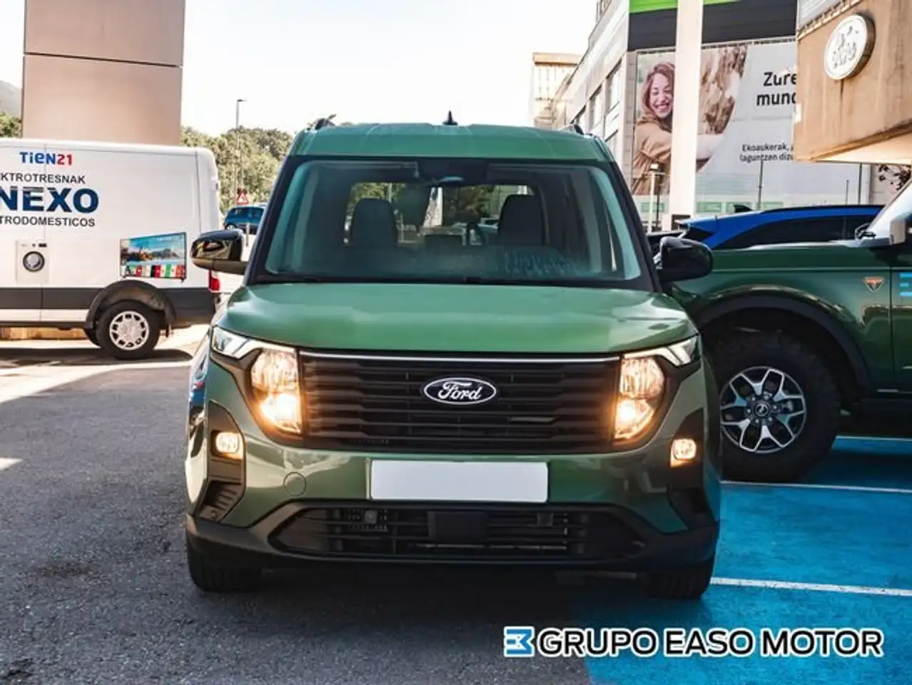 Ford Tourneo Courier 1.0 Ecoboost Titanium Aut. — Vehicle gallery 4
