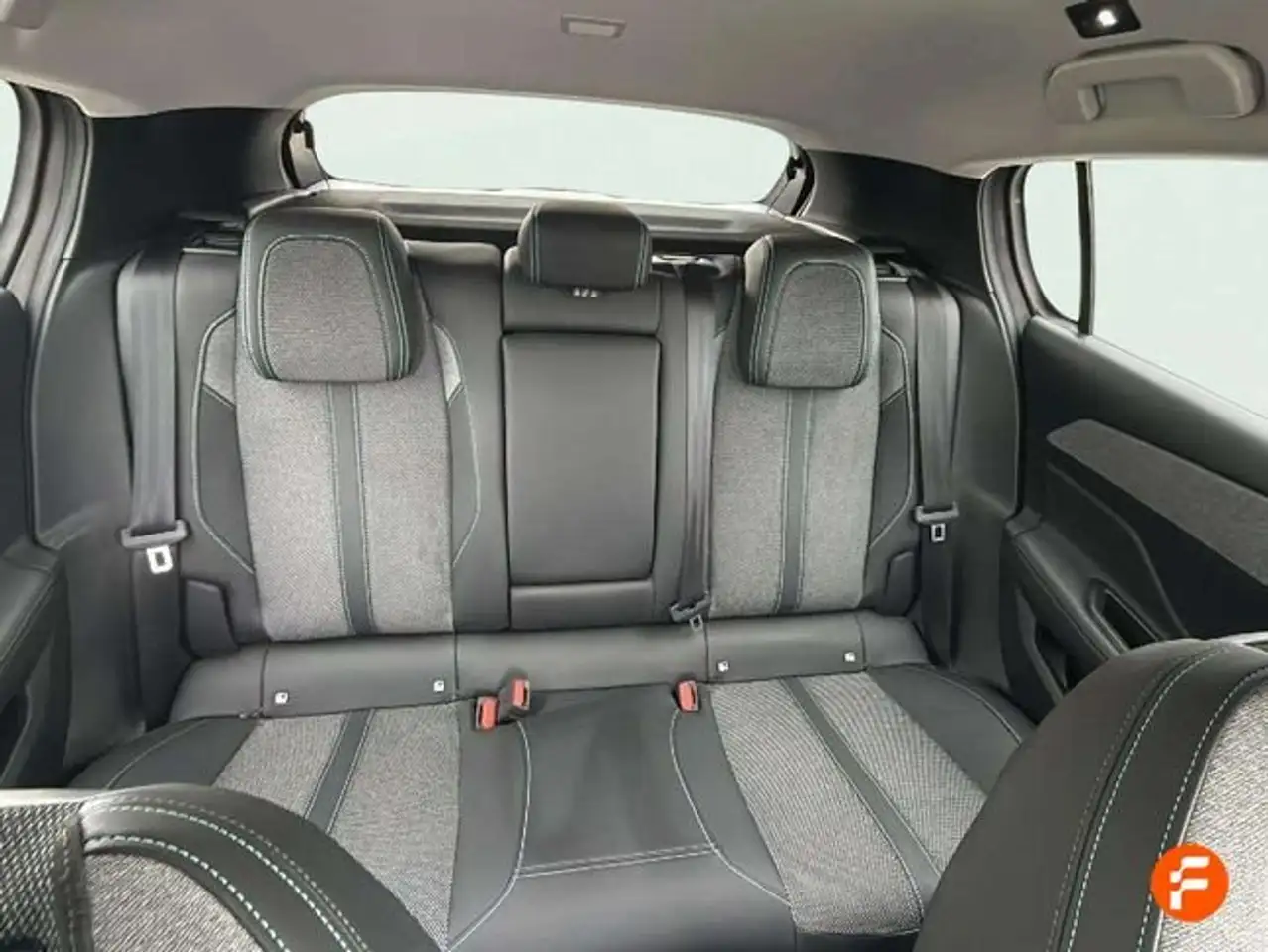 Peugeot 308 1.2 PureTech S&S Allure 130 — Galerie du véhicule 17