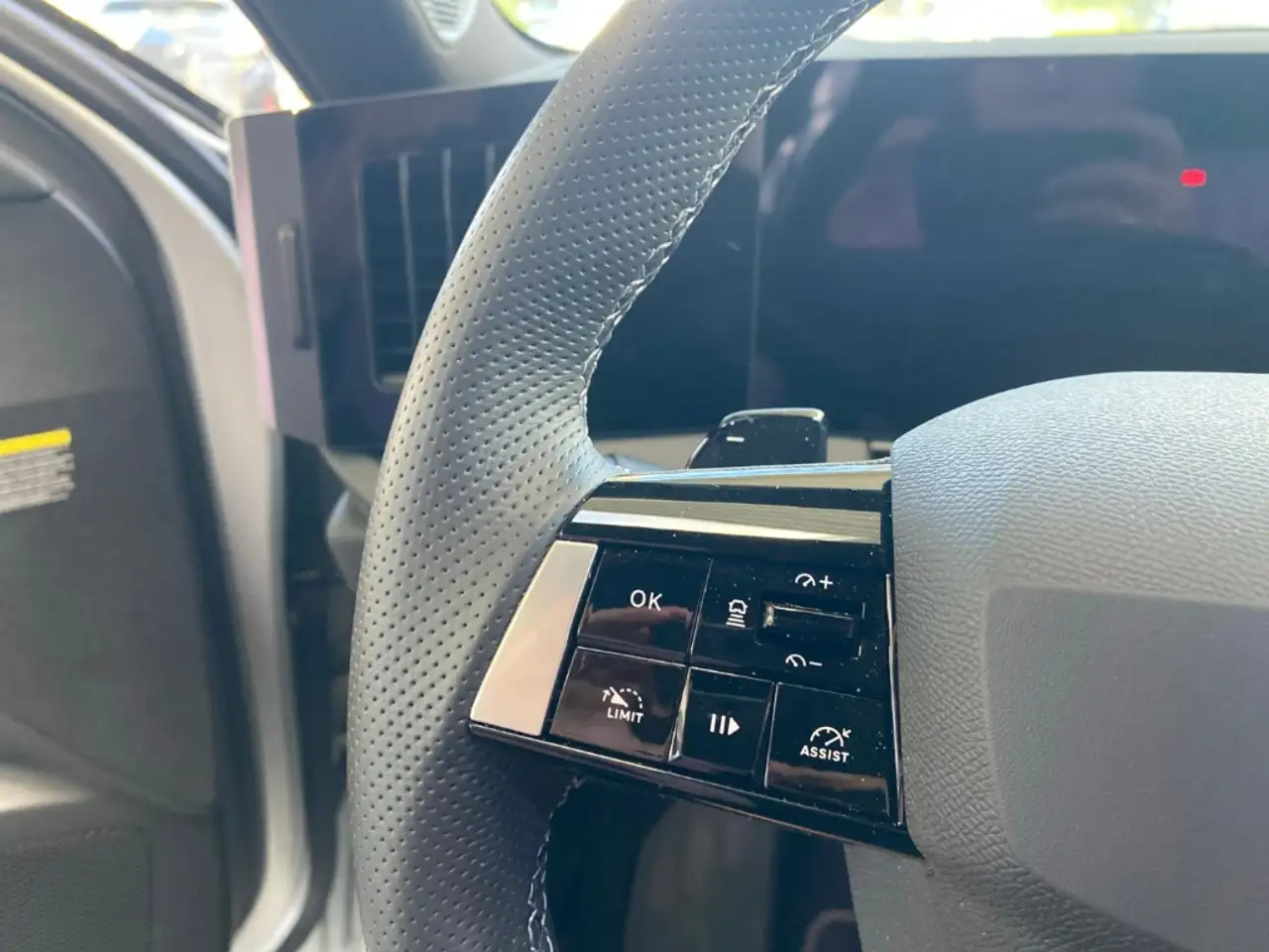 Opel Astra L 1.2 Turbo EU6e Sports Tourer GS Apple CarPlay An — معرض صور السيارة 12
