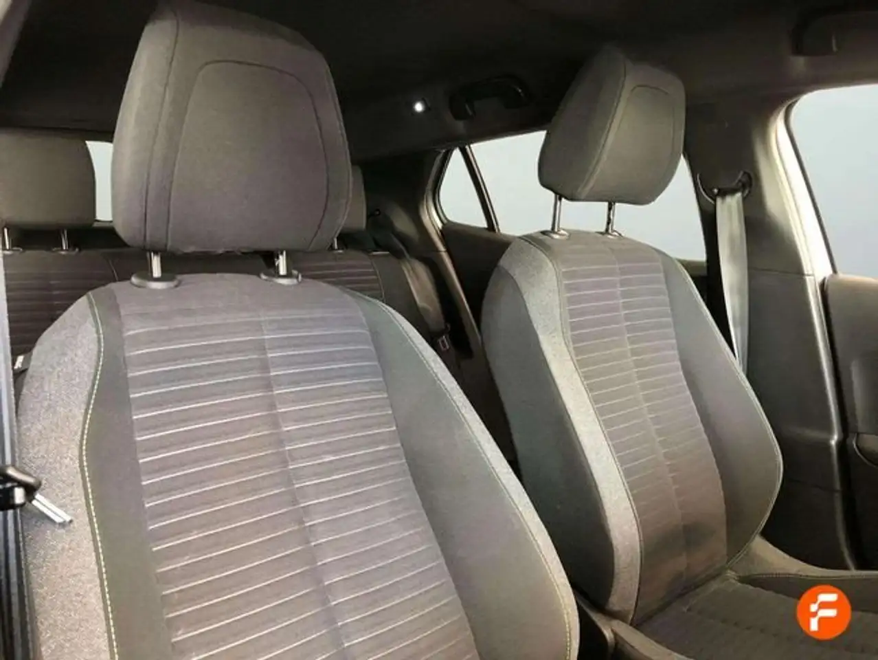Peugeot 2008 1.2 PureTech S&S Active 100 — معرض صور السيارة 9