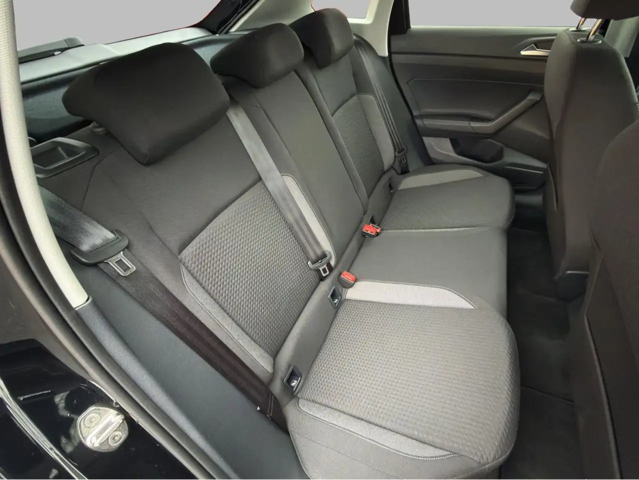Volkswagen Taigo 1.0 TSI DSG Life LED+SITZHZG+APP-CONNECT — Vehicle gallery 15
