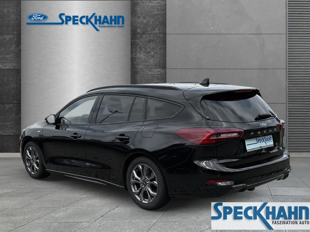 Ford Focus Turnier ST-Line 1.0 EcoBoost Mild-Hybrid Notruf Na — معرض صور السيارة 2