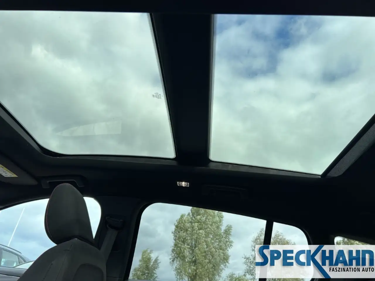 Ford Focus Turnier ST-Line 1.0 EcoBoost Mild-Hybrid Notruf Na — معرض صور السيارة 23