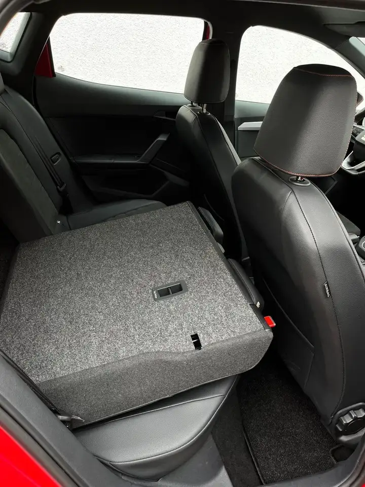SEAT Ibiza FR DSG LED RF-Kamera DAB Parkpilot 18 Zoll — Galerie du véhicule 34
