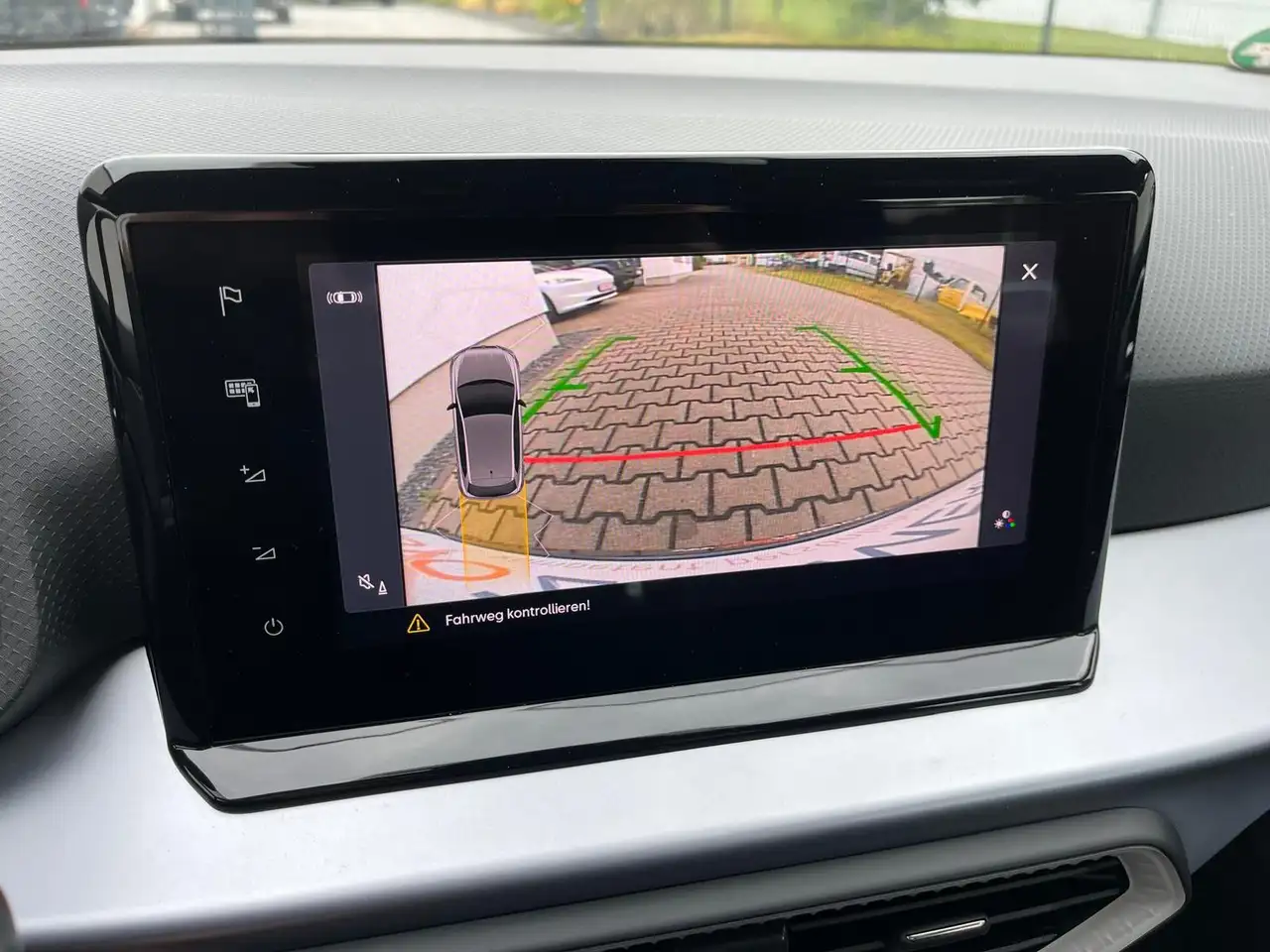 SEAT Ibiza FR DSG LED RF-Kamera DAB Parkpilot 18 Zoll — Galerie du véhicule 21