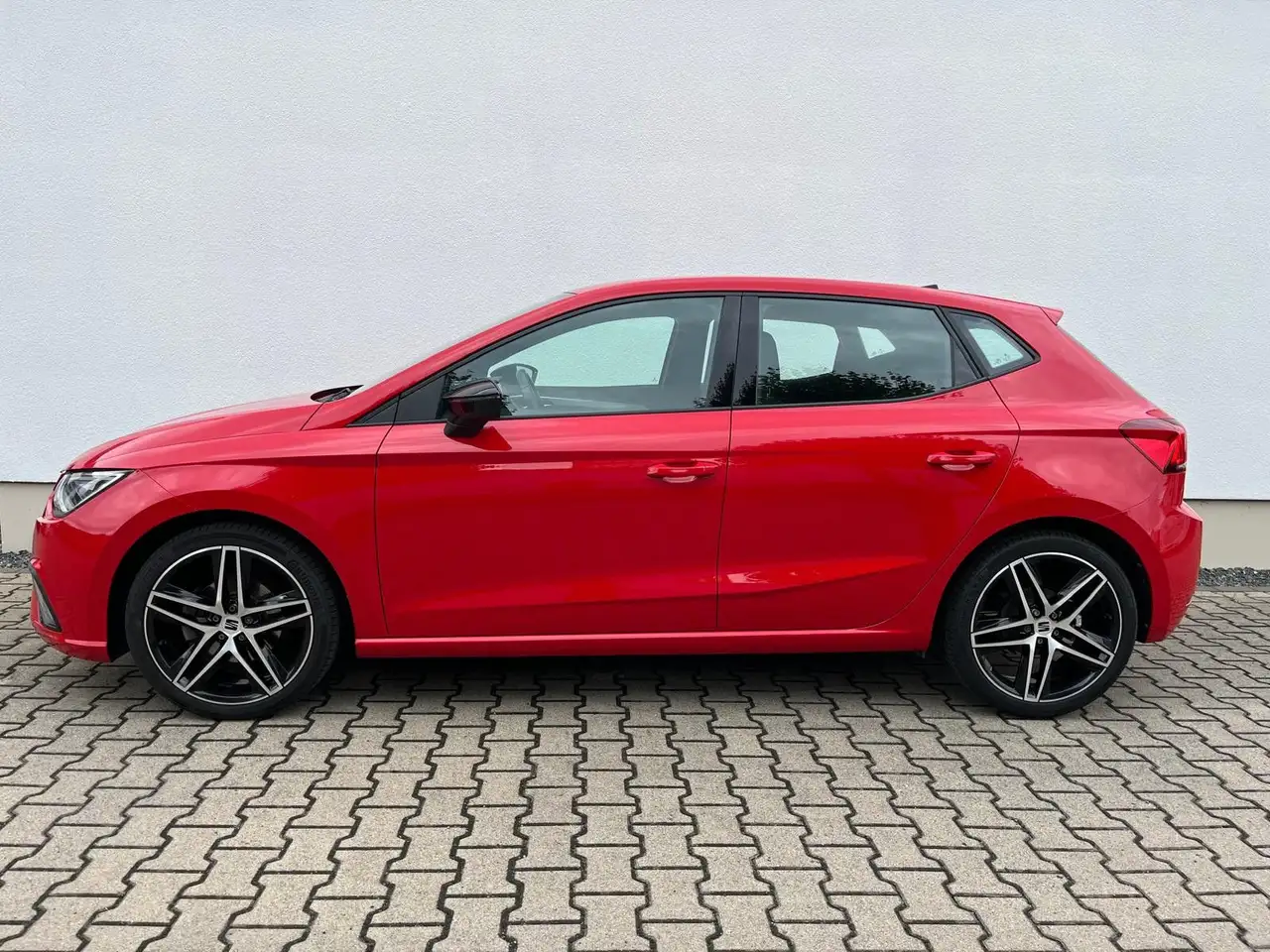 SEAT Ibiza FR DSG LED RF-Kamera DAB Parkpilot 18 Zoll — Galerie du véhicule 2